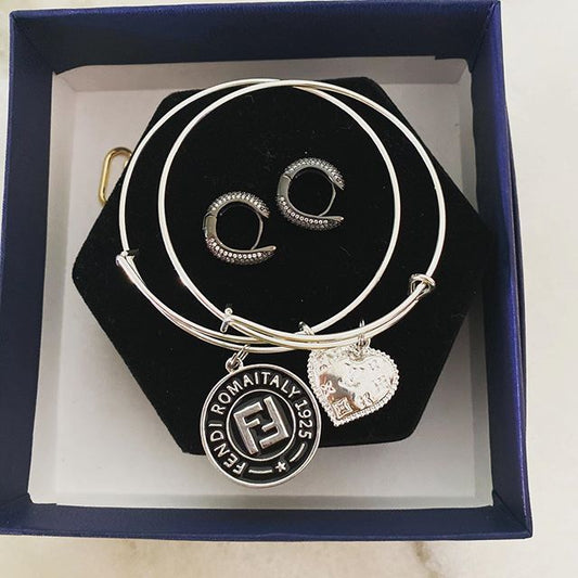 Trendy QT Pie Little Girls Bangle Set